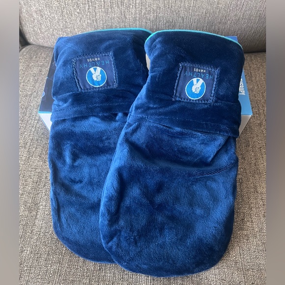 Cold Therapy Mittens - Picture 4 of 7